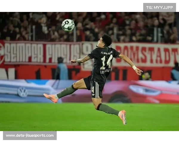 迪亚斯零度角扳平，起身怒吼庆祝